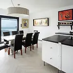 ヴィラ Beachfront House