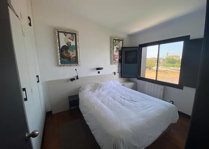 Beachfront House Villa *