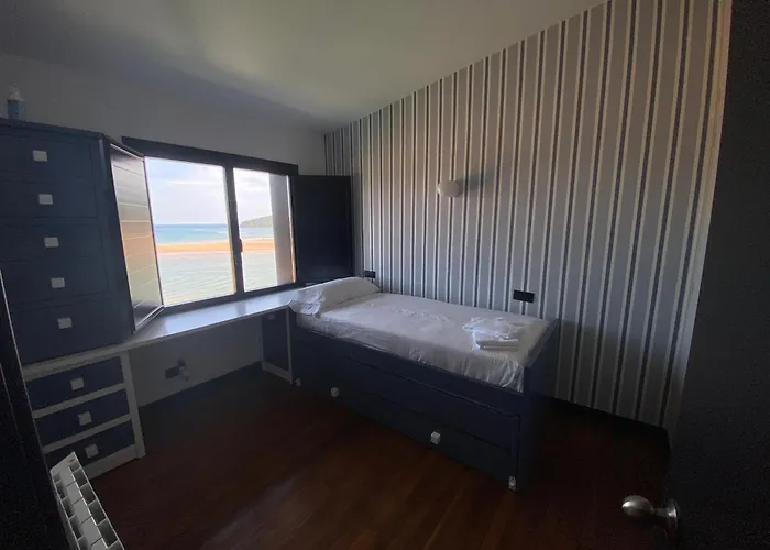 Beachfront House Вилла Мундака