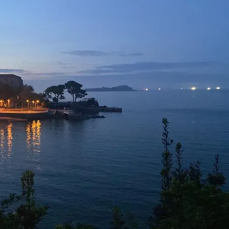 Beachfront House Βίλα